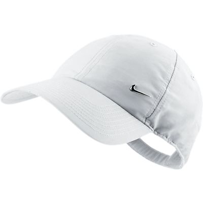 Бейсболка мужская Nike 340225-100 METAL SWOOSH CAP